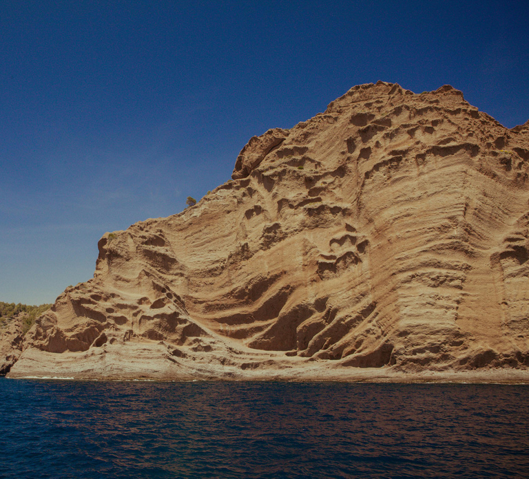 From Bandol: Tour of the 7 calanques of Cassis & Marseille (2.5 hours at sea)