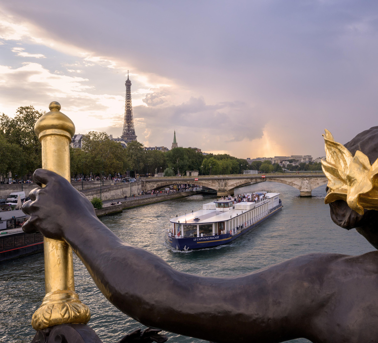 Paris: Seine River Cruise & Brunch