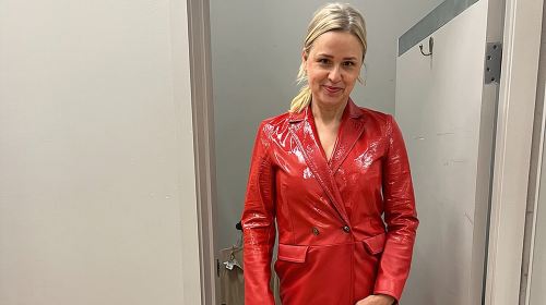 Private Secondhand Bargain Shopping & Styling Tour with a Personal Shopper  Day Tours