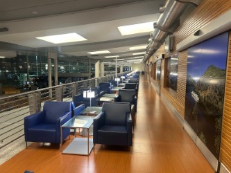 Airport Lounge Francisco Sa Carneiro Airport - HolidaySG