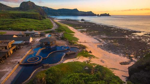 Green Island Zhaori Hot Spring