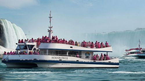 Day-Trip from Toronto to Niagara Falls with skip-the-line boat Day Tours