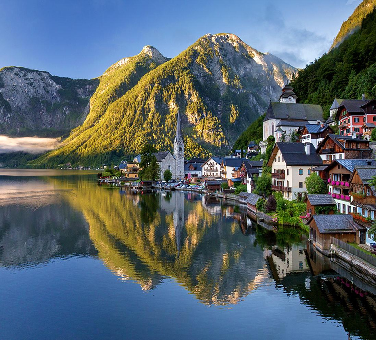 Salzburg: Hallstatt and Sound of Music Tour