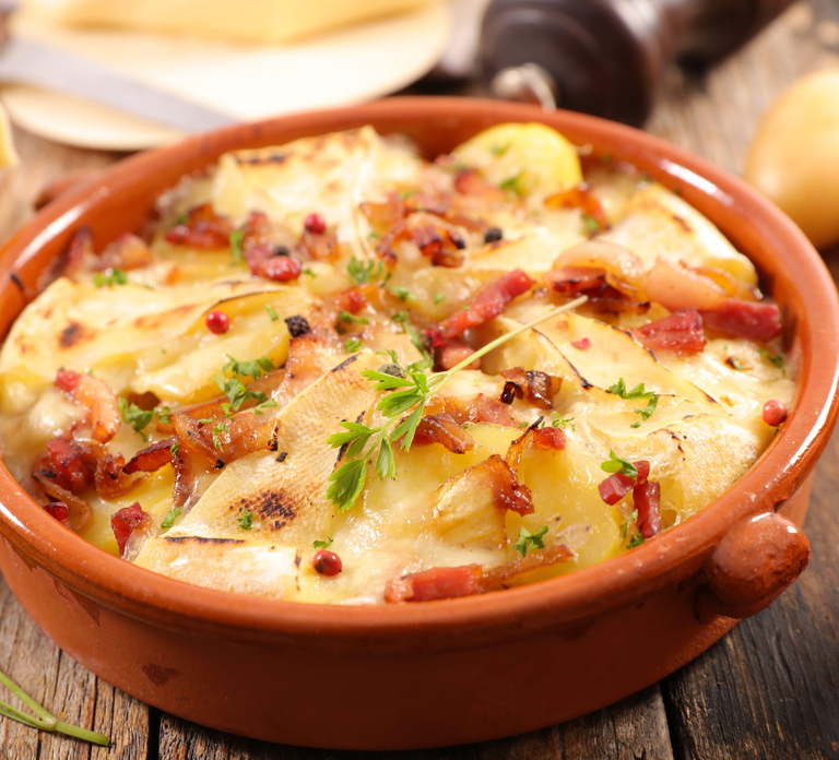 Annecy: Traditional Food Group Walking Tour