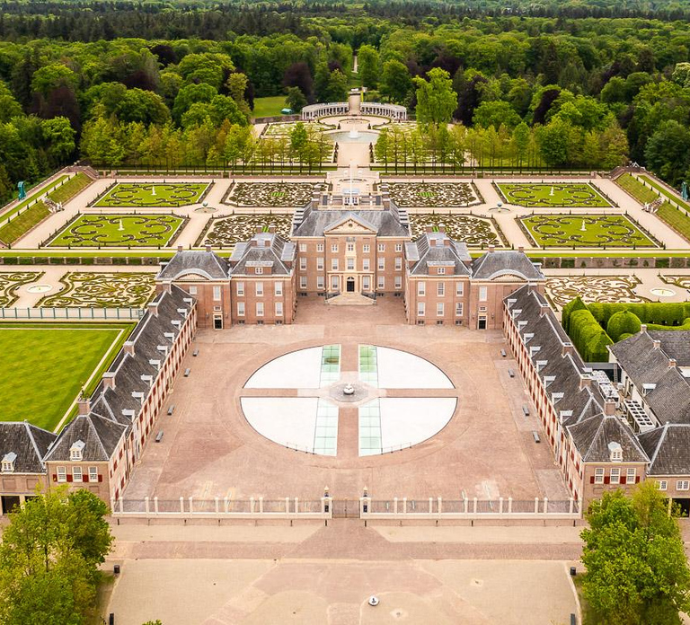 Amsterdam: Private Tour of Kröller-Museum Het Loo Muiderslot