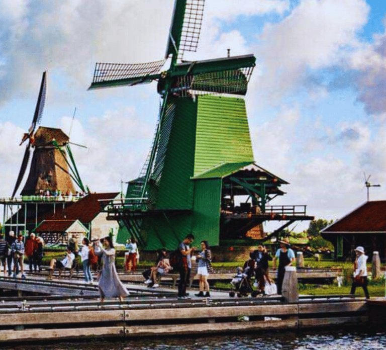 Day Tour Giethoorn village and Windmills of Zaanse Schans
