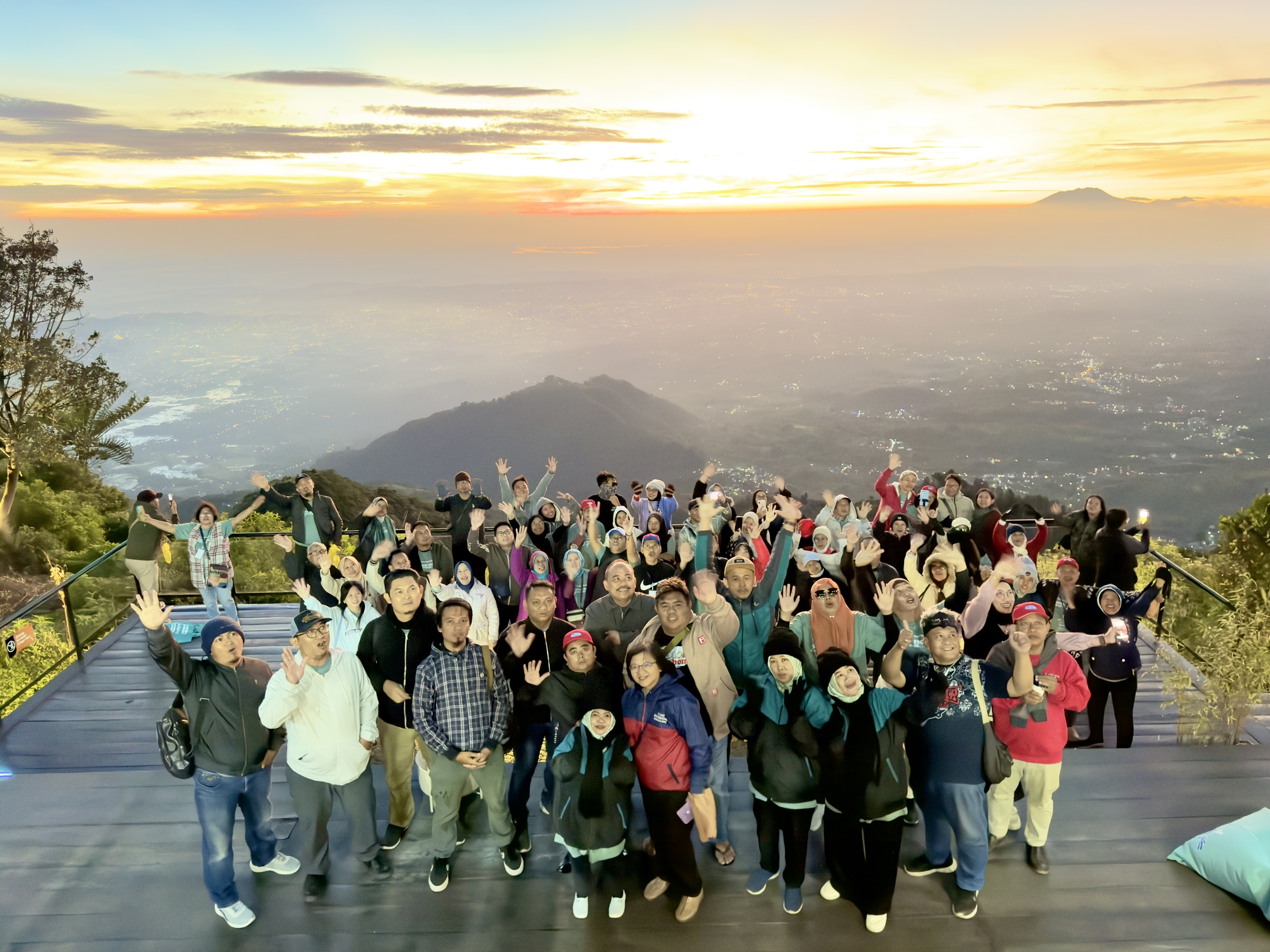Sunrise Telomoyo - HolidaySG