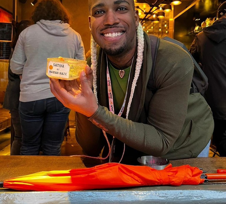 Amsterdam: Guided Ganja Walking Tour of Coffee Shops