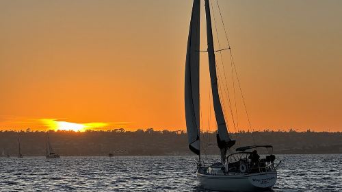 Deluxe Sunset & Day Sail Small Group Day Tours
