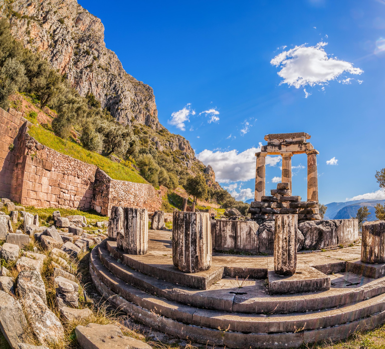 From Athens: Delphi Full Day V.R. Audio Guided Tour