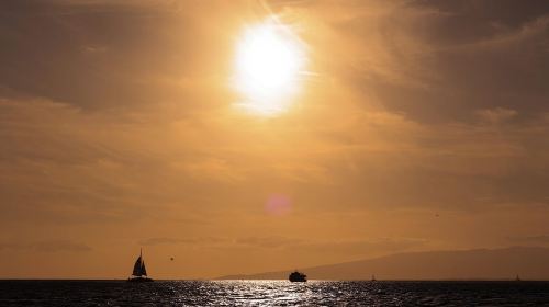 Oahu: Waikiki BYOB Sunset Cruise Day Tours