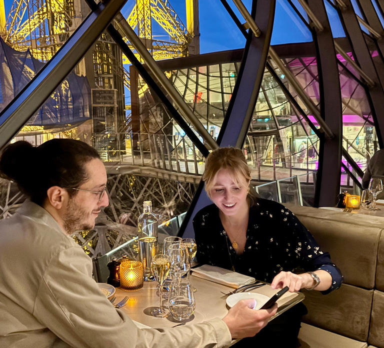 Paris: Sophisticated dining with Drinks at the Eiffel Tower