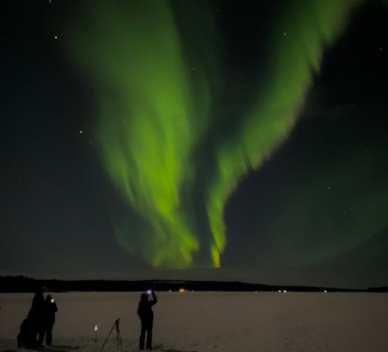 Rovaniemi: Northern Lights Hunt with Local Guides