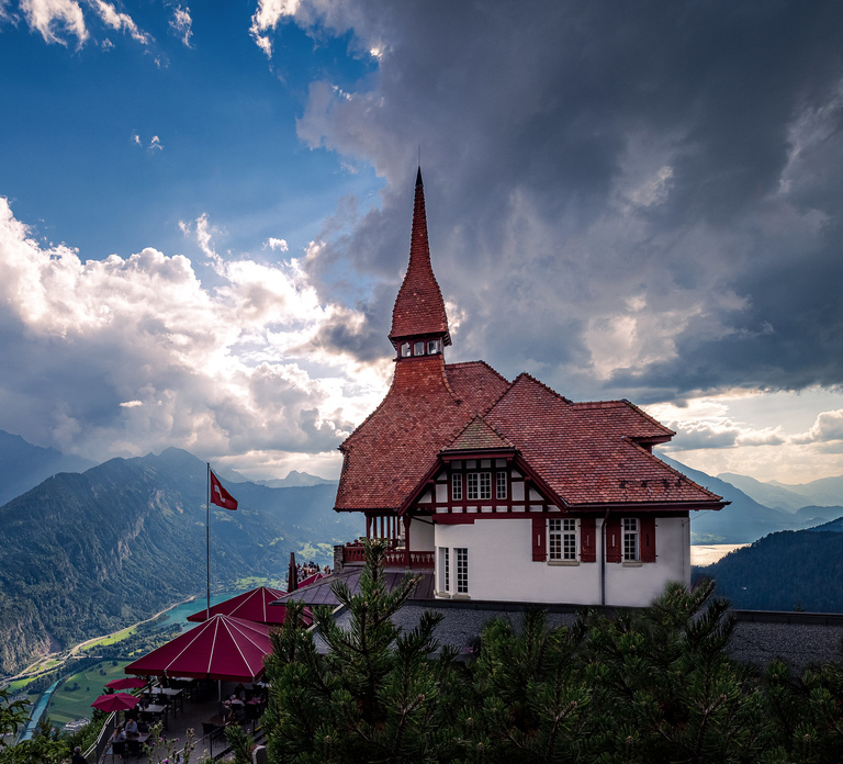 Geneva: Interlaken Day Trip & Visit to Harder Kulm Viewpoint