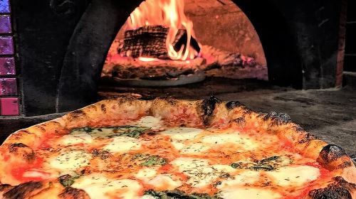Boston Pizza Lovers Food and History Walking Food Tour