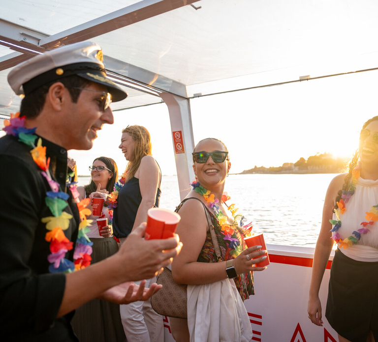 Porto: Douro River Party Boat with Sunset Option & 6 Bridges