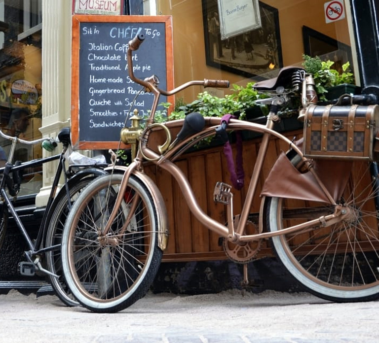 Amsterdam: City Highlights Bike tour