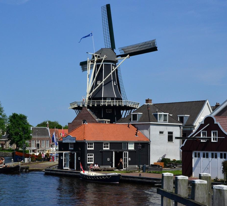 Haarlem: Windmill 'De Adriaan' Guided Tour
