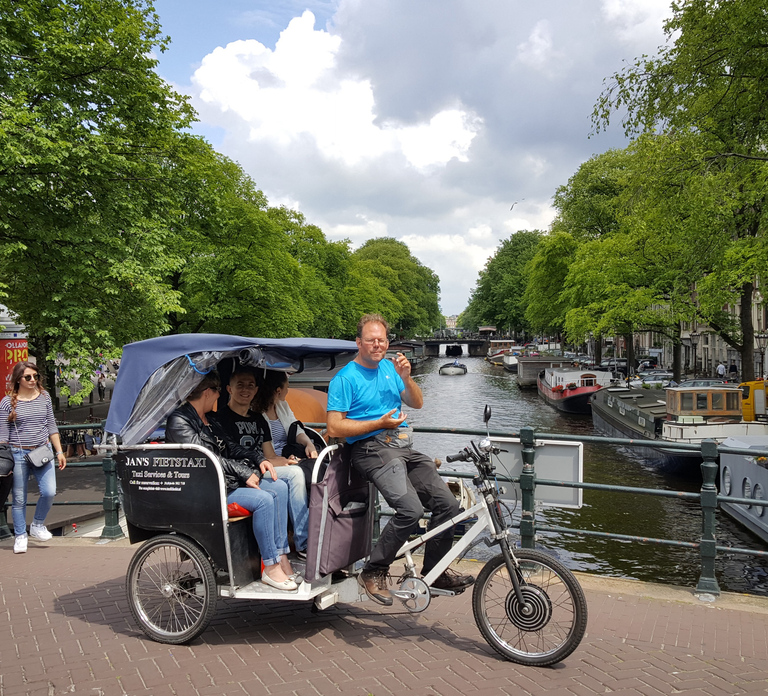 Amsterdam: 2-Hour Sightseeing Tour by Rickshaw