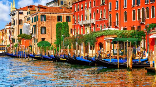 Grand Canal + Clock Tower + Ponte degli Scalzi + Ca' Pesaro International Gallery of Modern Art + San Lazzaro degli Armeni Private Tour Day Tours