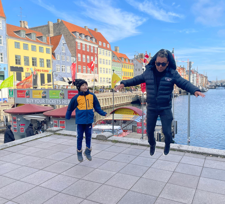 Copenhagen: Private City Walking Tour with Canal Tour Ticket