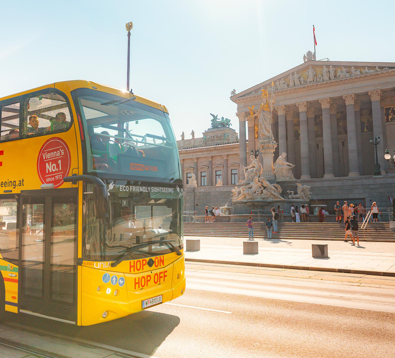 Vienna: Hop-On Hop-Off Sightseeing Bus Tour