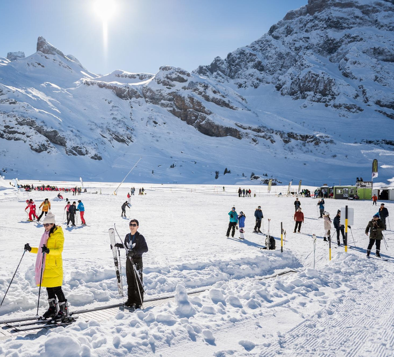 Lucerne: Titlis Beginner Ski Day Snow Experience