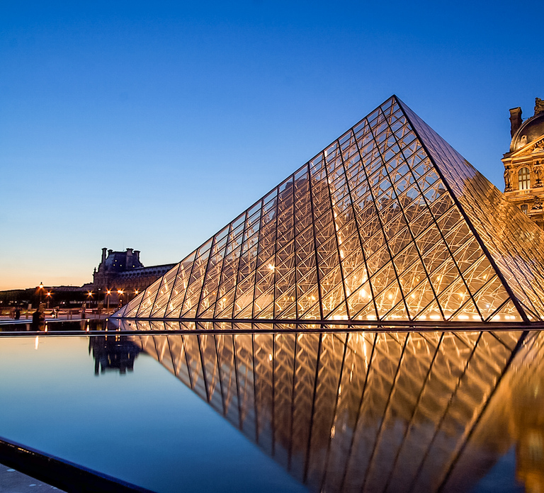Paris: Louvre Reserved Access and Boat Cruise
