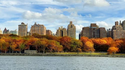 NYC: Fall Foliage Cruise with Live Guide Day Tours