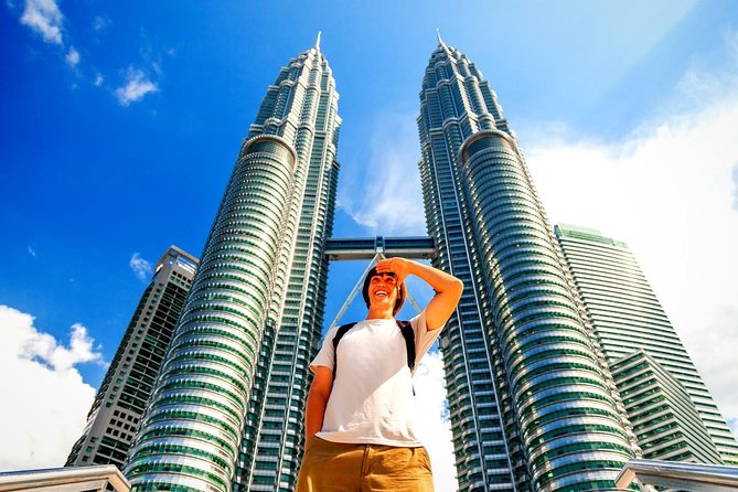 Private Tour: Kuala Lumpur with Petronas Twin Towers Observation Deck and Batu Caves - HolidaySG