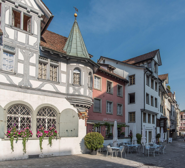 Old town walking tour in St.Gallen with textile museum