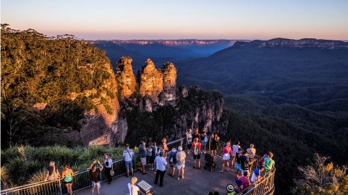1-day tour to Blue Mountains National Park & Sydney Zoo from Sydney with admission ticket included Day Tours