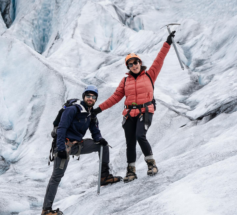 Jökulsárlón: Glacier Hike, Ice Cave, and Photoshoot Package