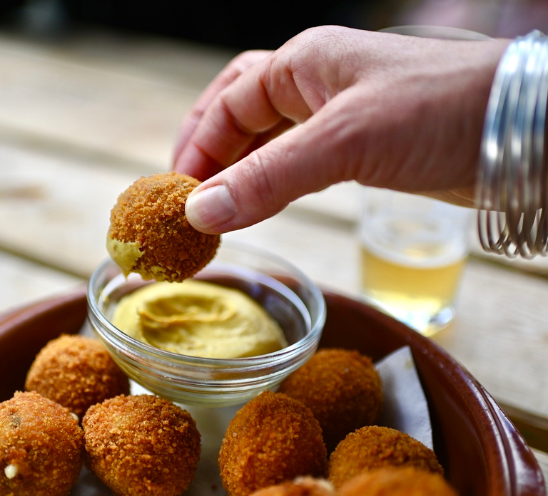 Amsterdam: Jordaan Food Tour of 10+ Local Classic Tastings