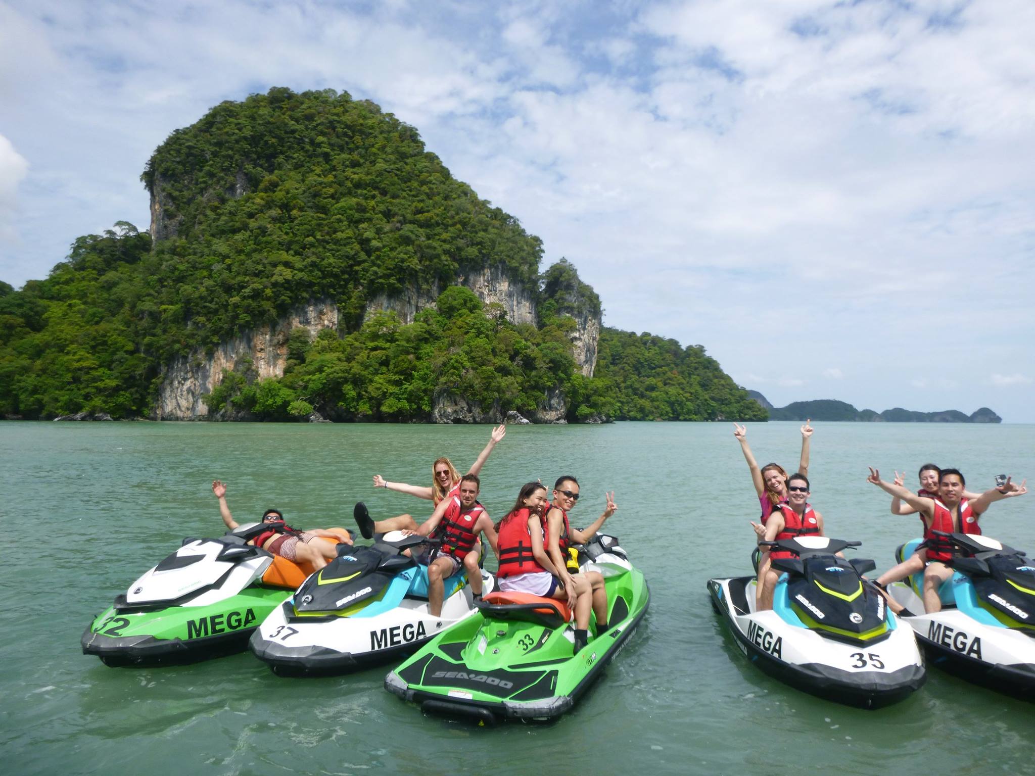 Dayang Bunting Island Tour by Jet Ski - HolidaySG