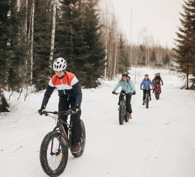 Jyvaskyla: Fatbiking Tour in a Finnish Wintry Forest