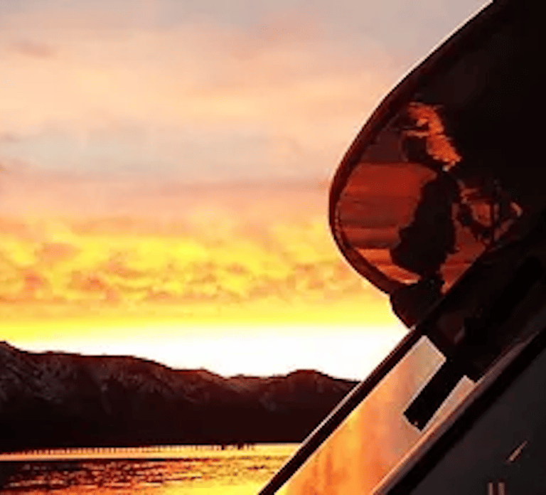 Lake Tahoe: Scenic Sunset Cruise with Drinks and Snacks