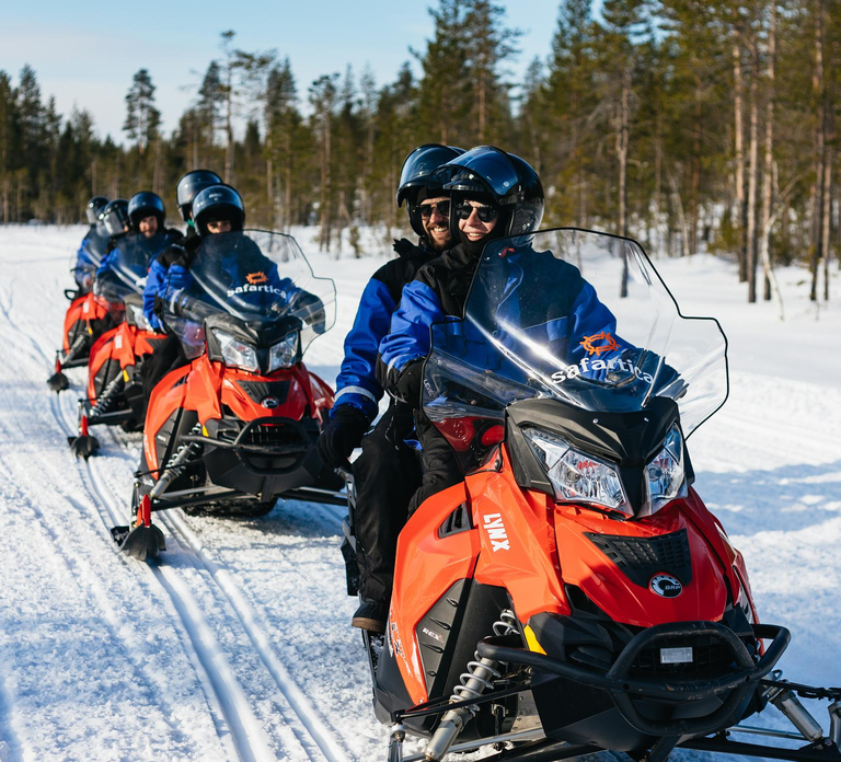 Rovaniemi: Snowmobile and Ice Fishing Adventure with Lunch