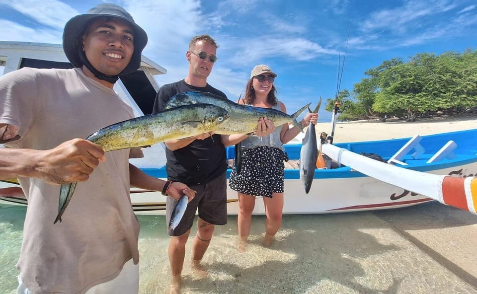 Sunrise Fishing trip from Gili island in Lombok - HolidaySG