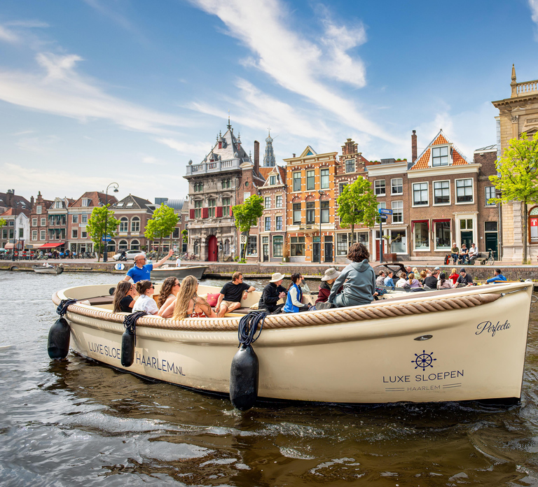 Haarlem: Guided Highlights Canal Cruise on Open Boat