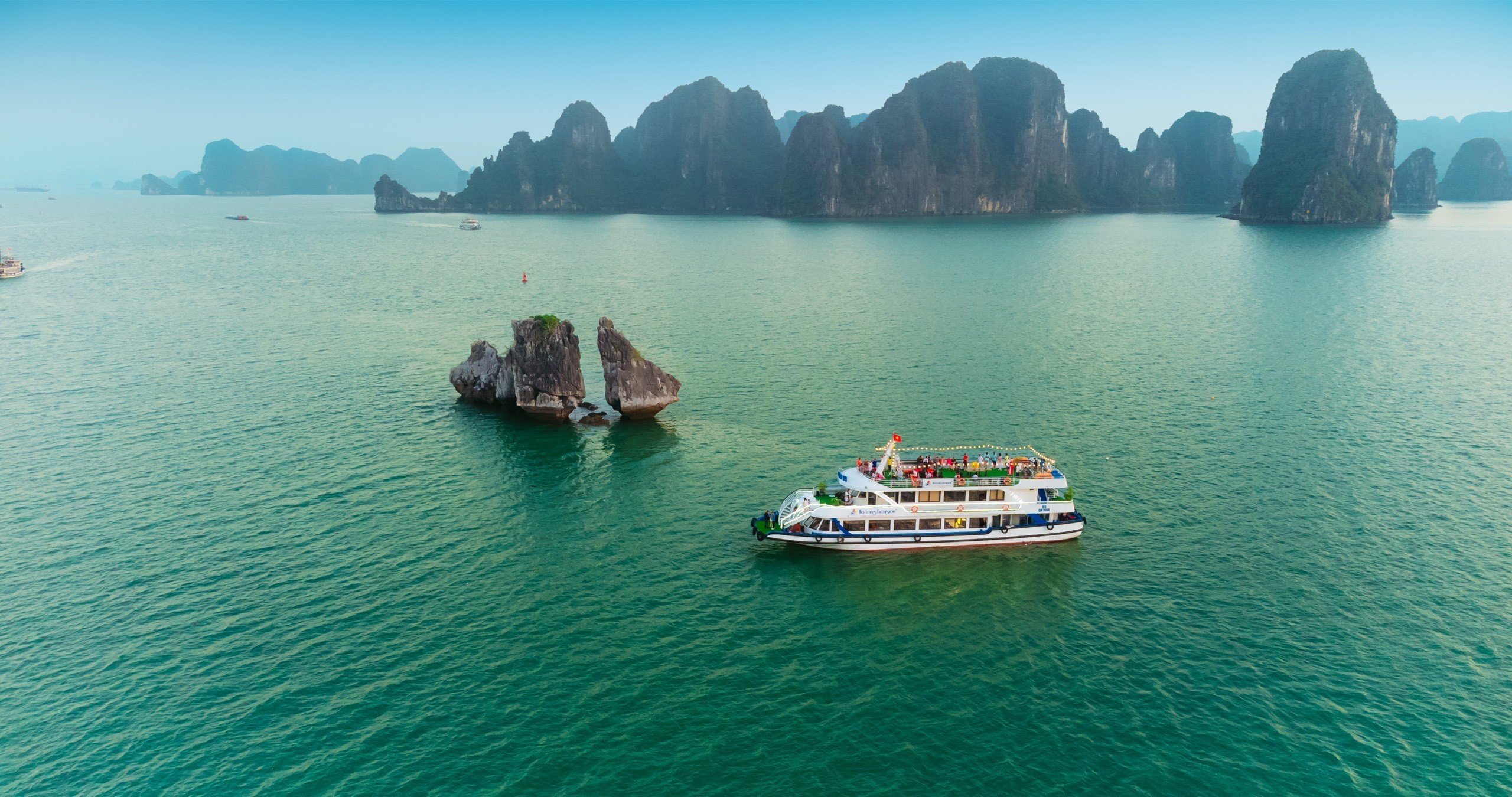 Luxury Ha Long Bay Cruise From Hanoi