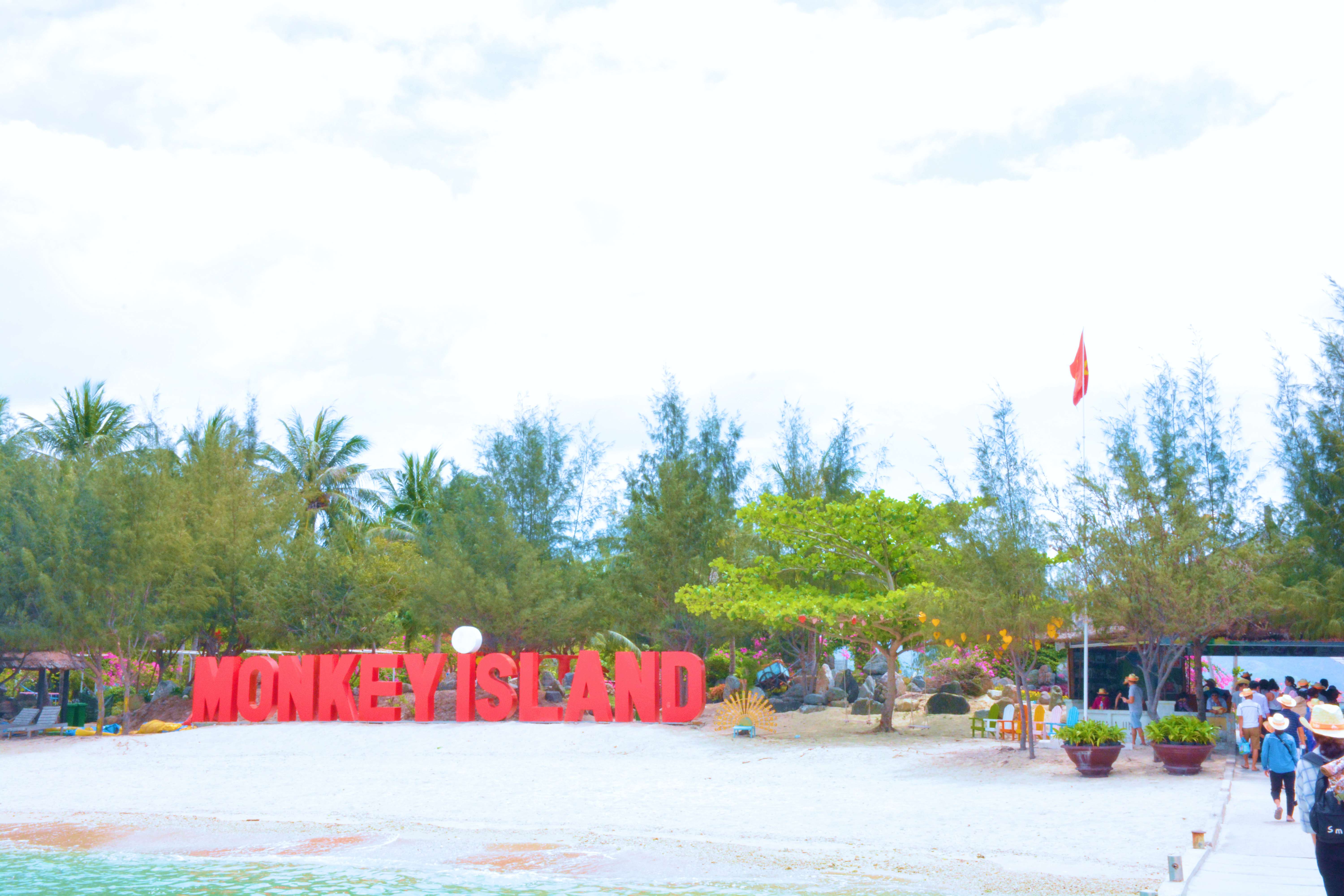 Nha Phu Bay Day Tour - HolidaySG
