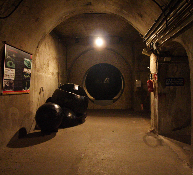 Paris: Sewer Museum & Père Lachaise Cemetery Private Tour