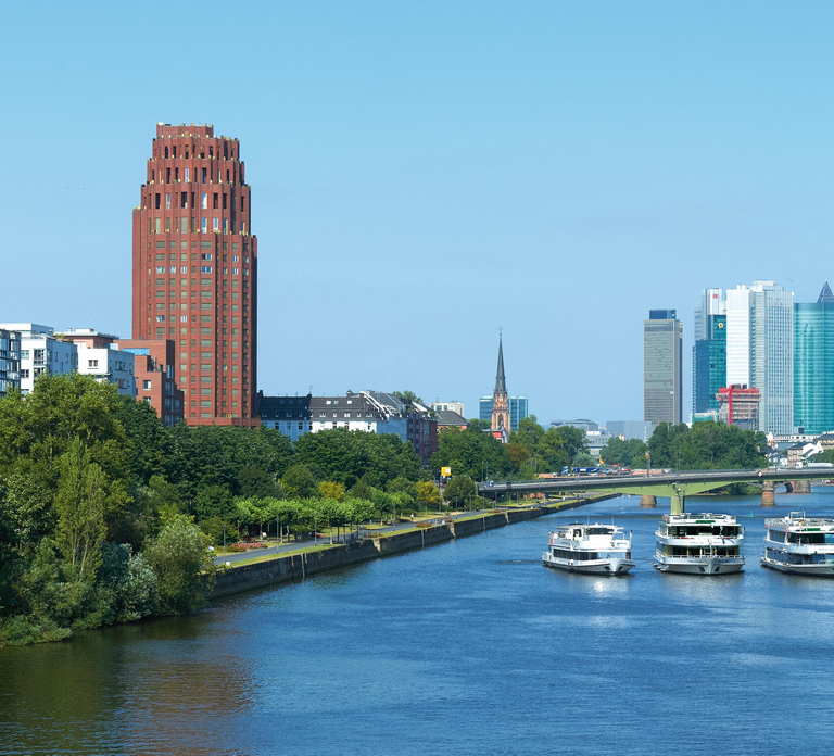 Frankfurt: River Main Sightseeing Cruise with Commentary