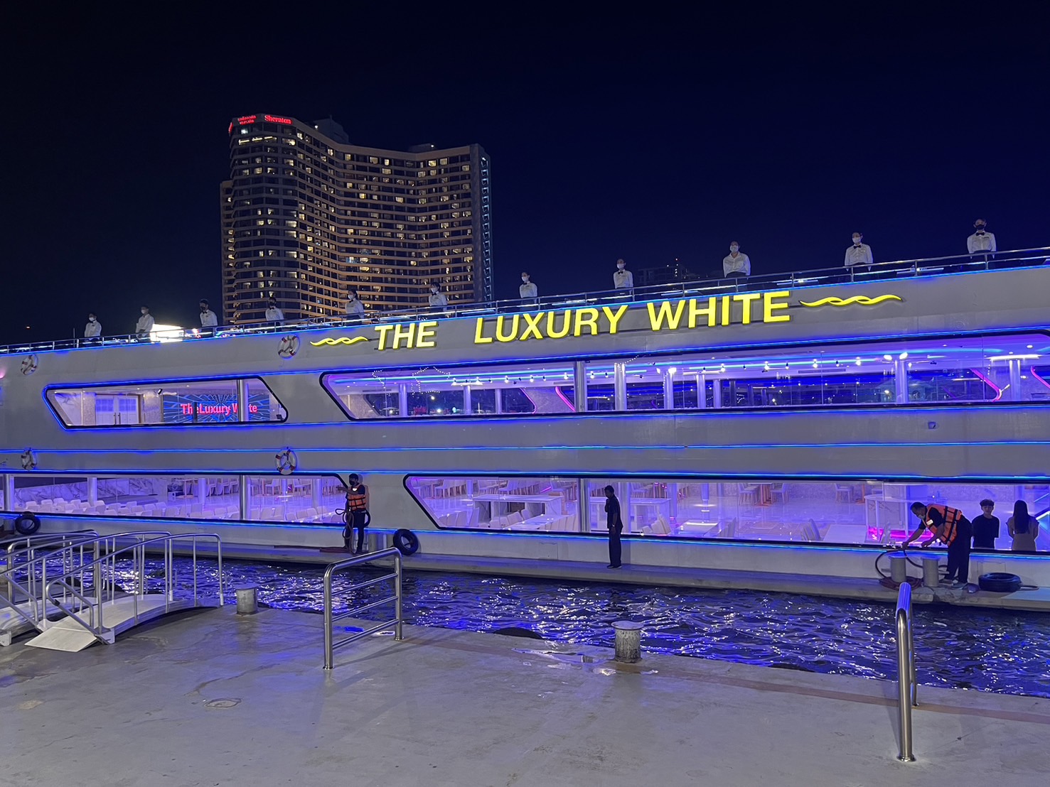 The Luxury White Dinner Cruise at Asiatique The Riverfront
