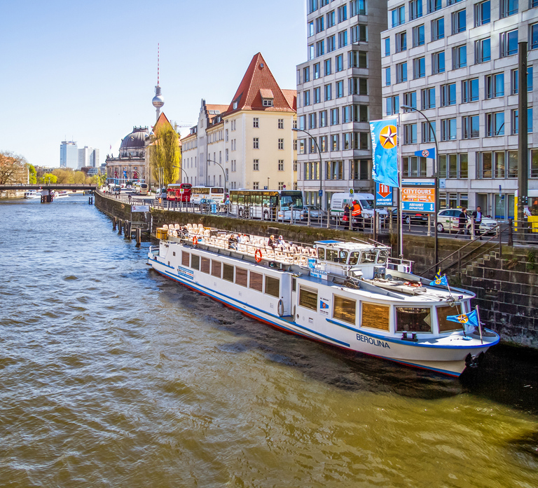 Berlin: Boat Tour Along the River Spree