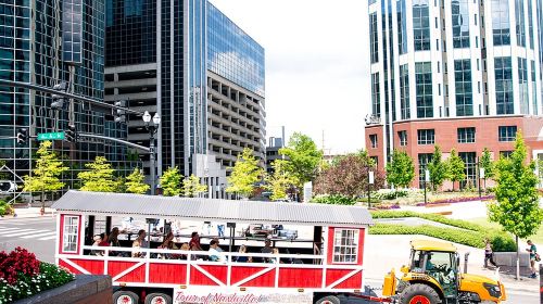 Narrated Sightseeing Tractor Tour of Nashville Day Tours