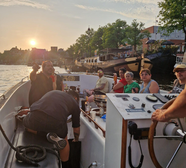 Amsterdam: Friendly 420 Smoking River Cruise