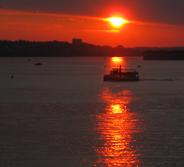 Portland: Casco Bay Sunset and Lighthouse Cruise