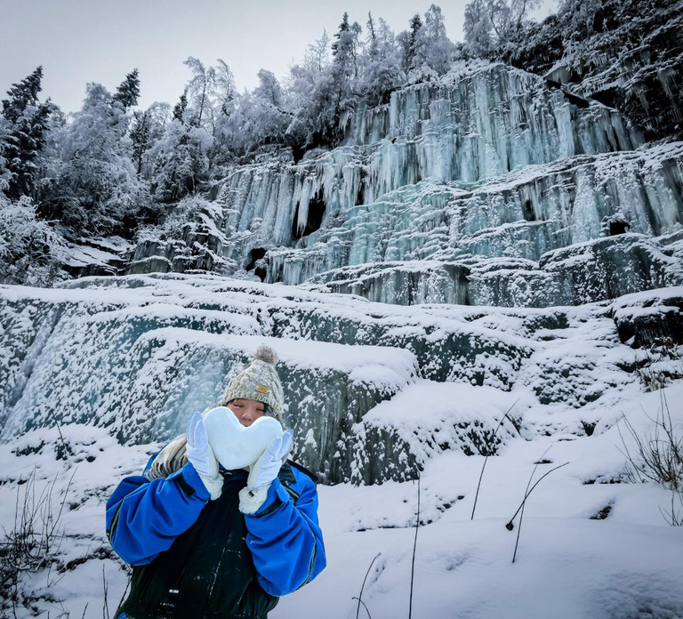 Rovaniemi: Korouoma Canyon Frozen Waterfalls Hike & BBQ